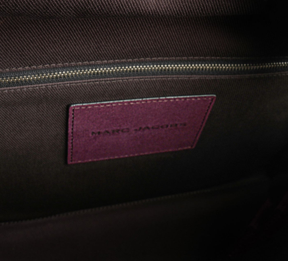 MARC JACOBS THEMEDIUMTOTE in BURGUNDY view 1c