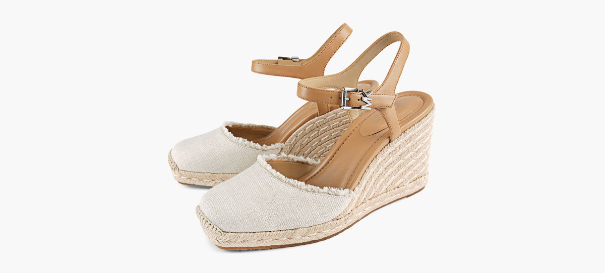 MICHAEL KORS KENZIEWEDGE in BEIGE view 4