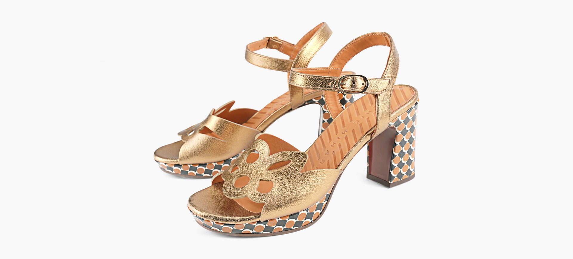 CHIE MIHARA KEMADA en OR vue 4