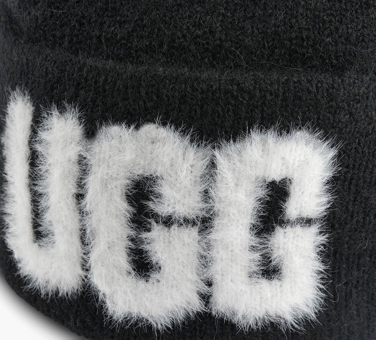 UGG FUZZYUGGLOGOBEANIE in BLACK view 2
