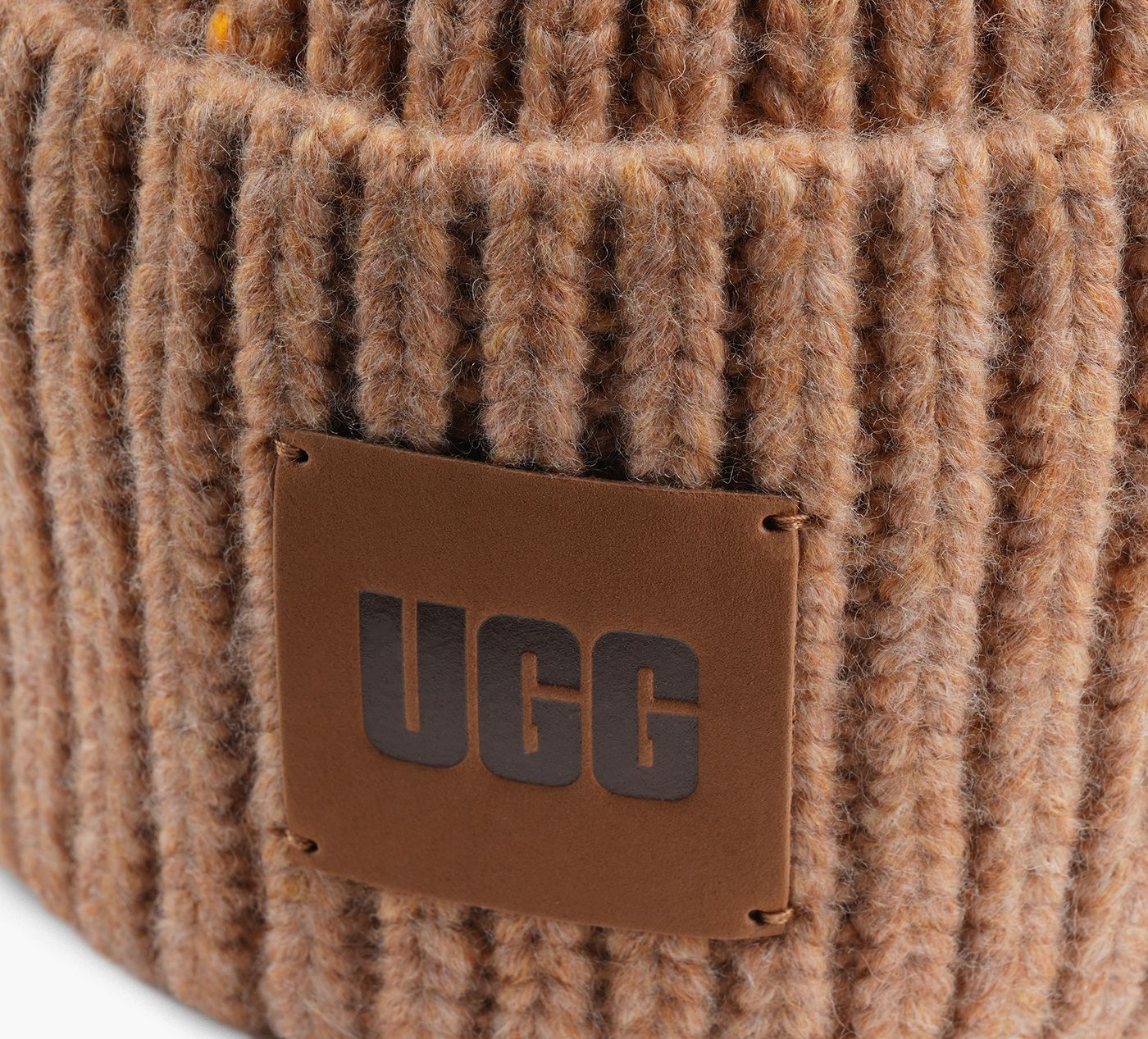 UGG CHUNKYRIBBEANIE in TAN view 2