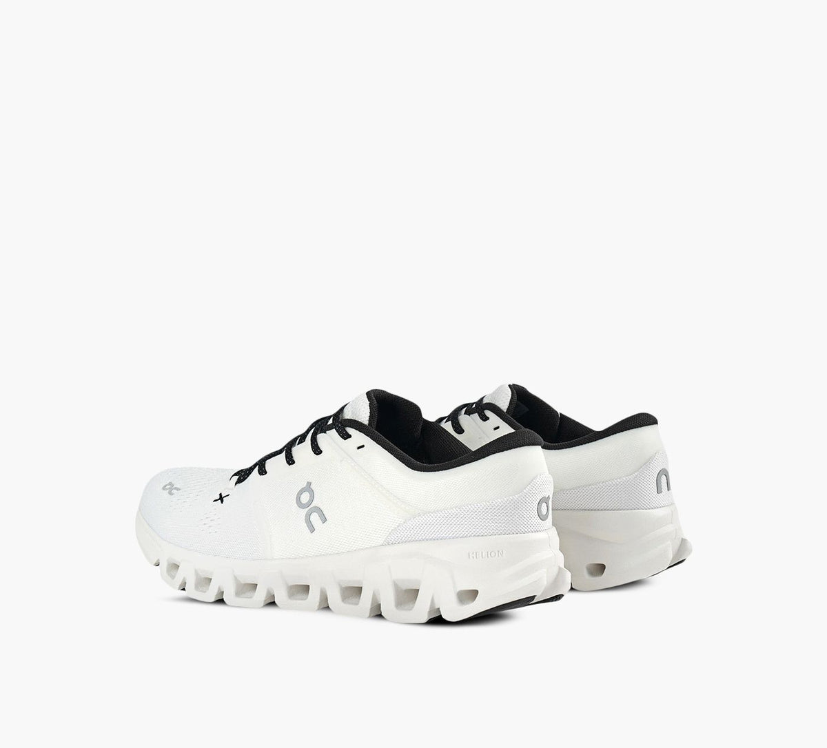 ON CLOUDX5 en BLANC vue 3