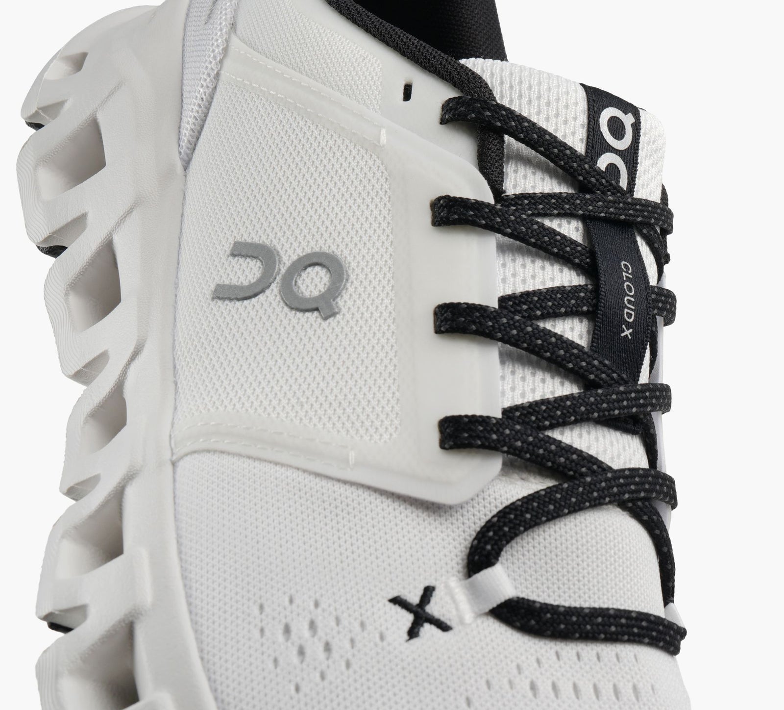 ON CLOUDX5 en BLANC vue 7