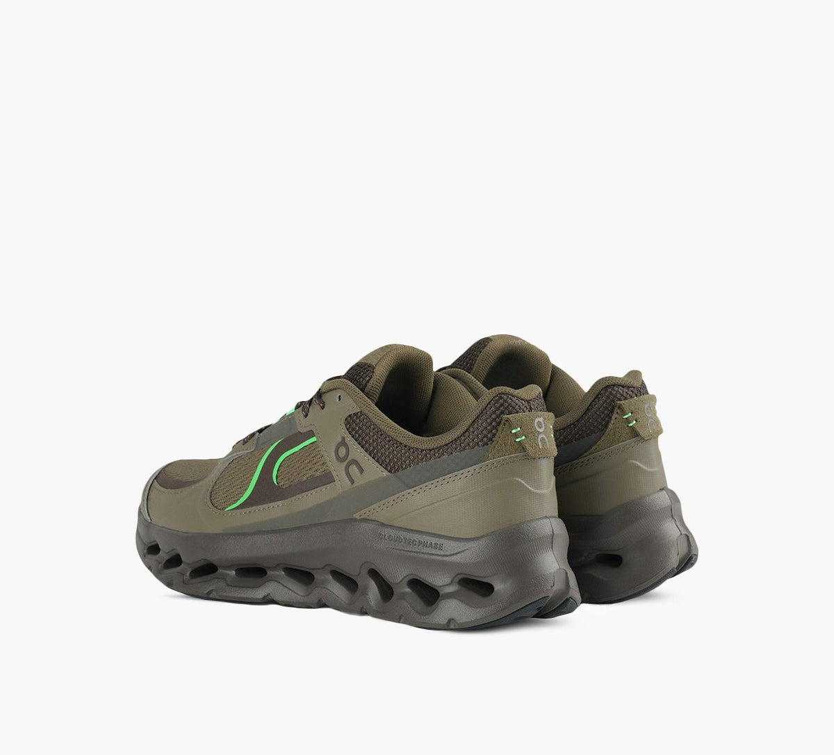 ON CLOUDTILTARC en KHAKI vue 3
