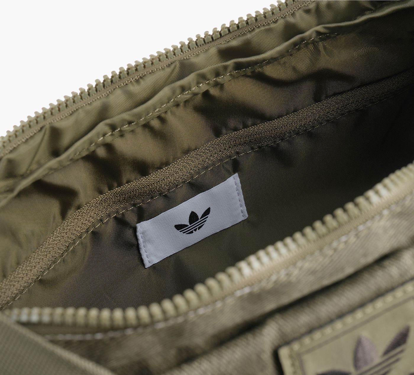 ADIDAS SACLUNEENPUCLOUS en KHAKI vue 3