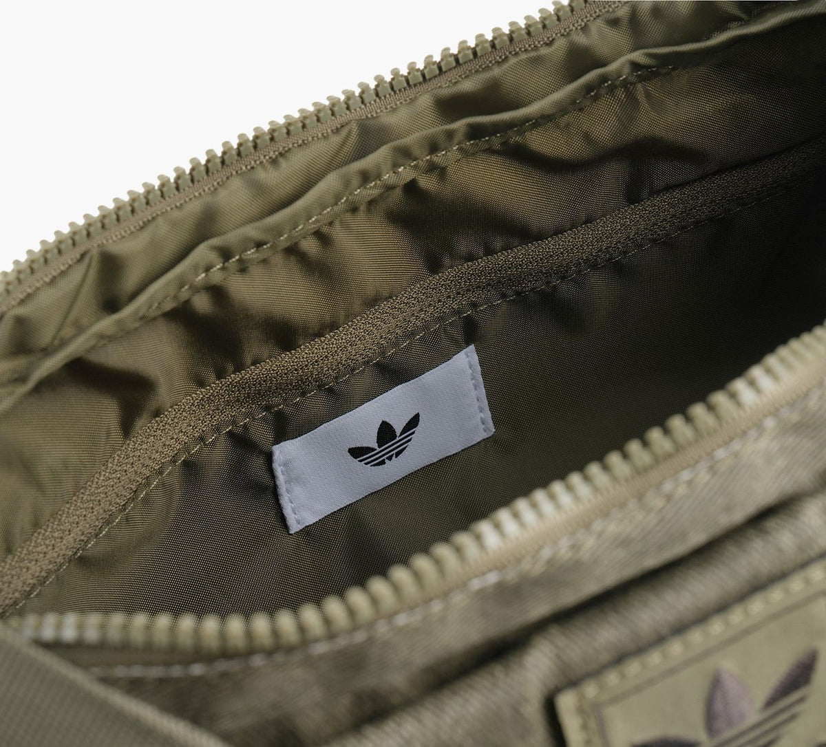 ADIDAS SACLUNEENPUCLOUS en KHAKI vue 3