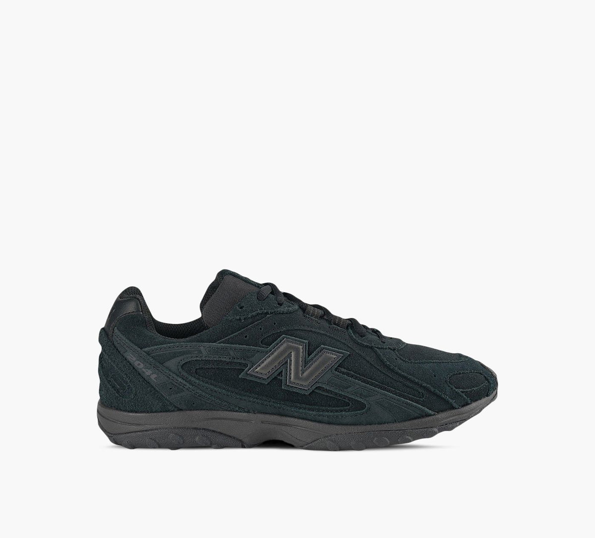 NEW BALANCE 204L in BLACK