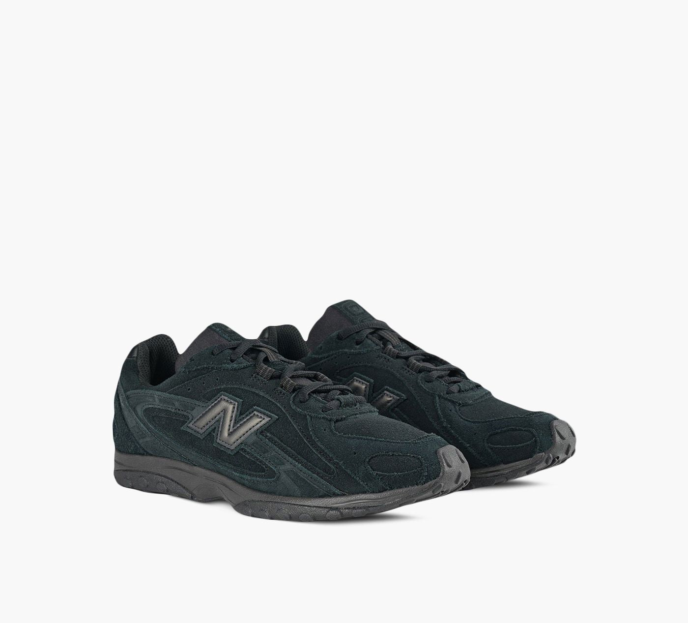 NEW BALANCE 204L in BLACK view 2
