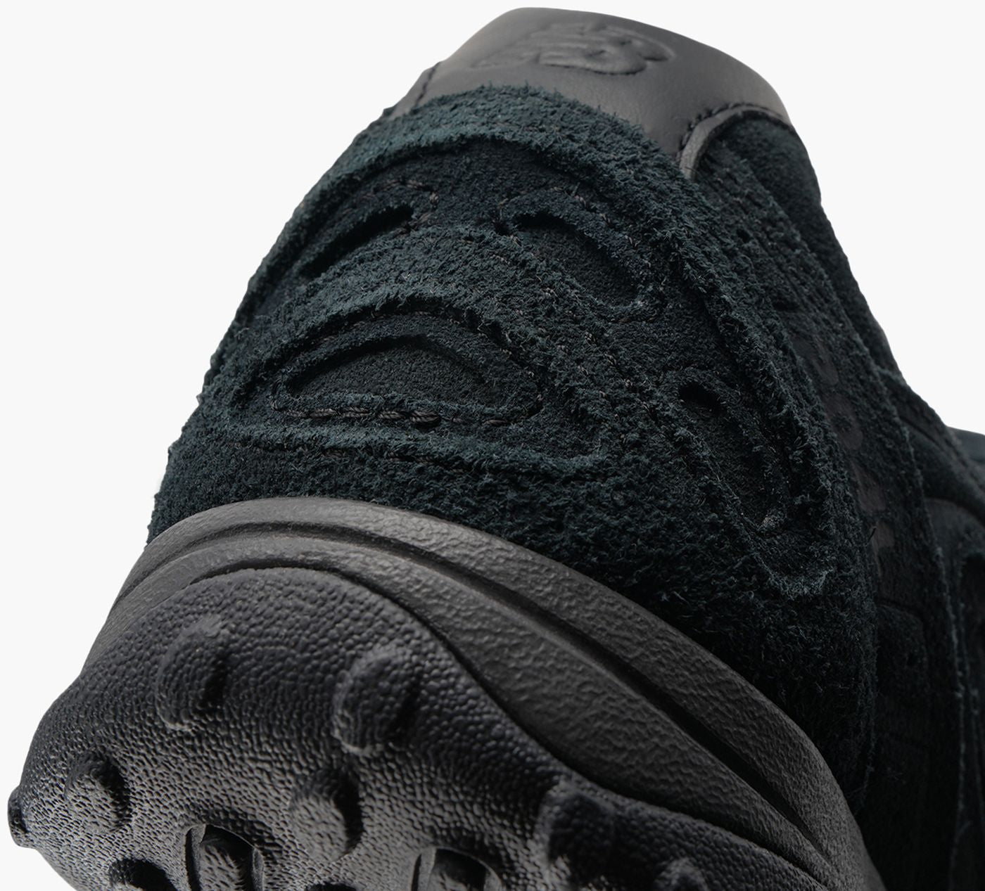 NEW BALANCE 204L in BLACK view 7