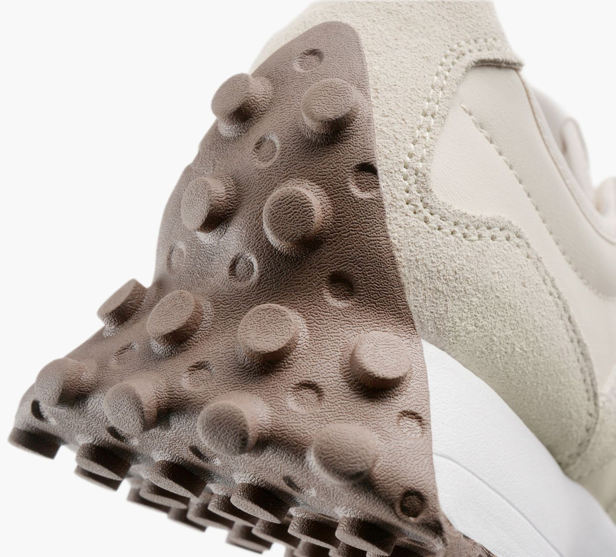 NEW BALANCE 327 in BEIGE view 7