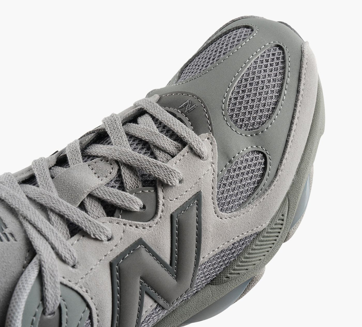 NEW BALANCE 983 en GRIS vue 8