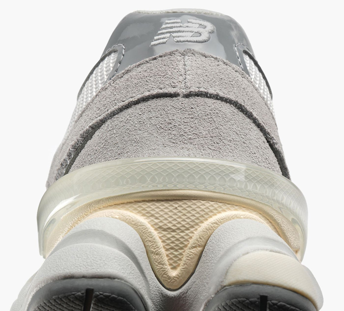 NEW BALANCE 9060 in GREY view 7