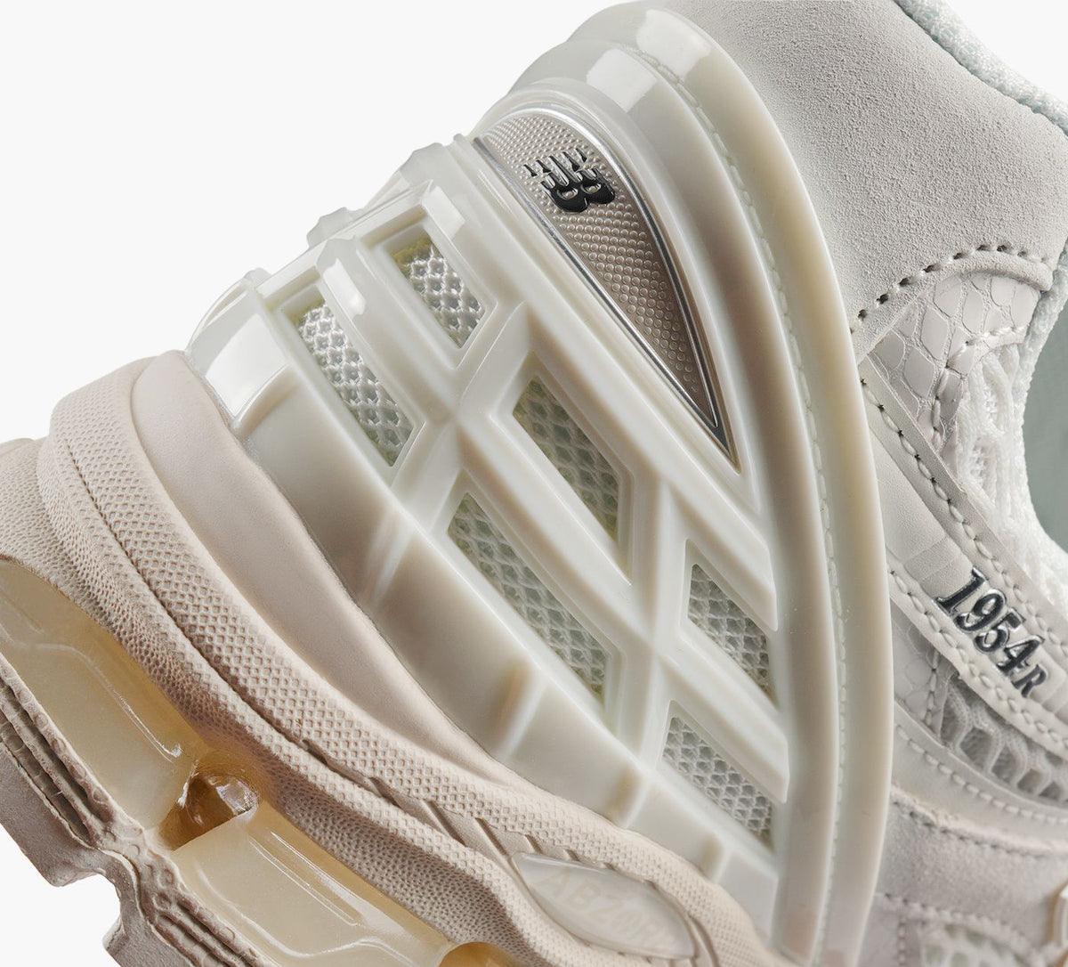 NEW BALANCE 1954R in BEIGE view 7