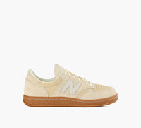 NEW BALANCE T500 en BEIGE