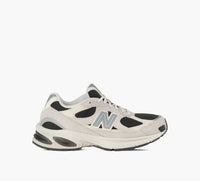 NEW BALANCE ABZORB2010 in TAUPE