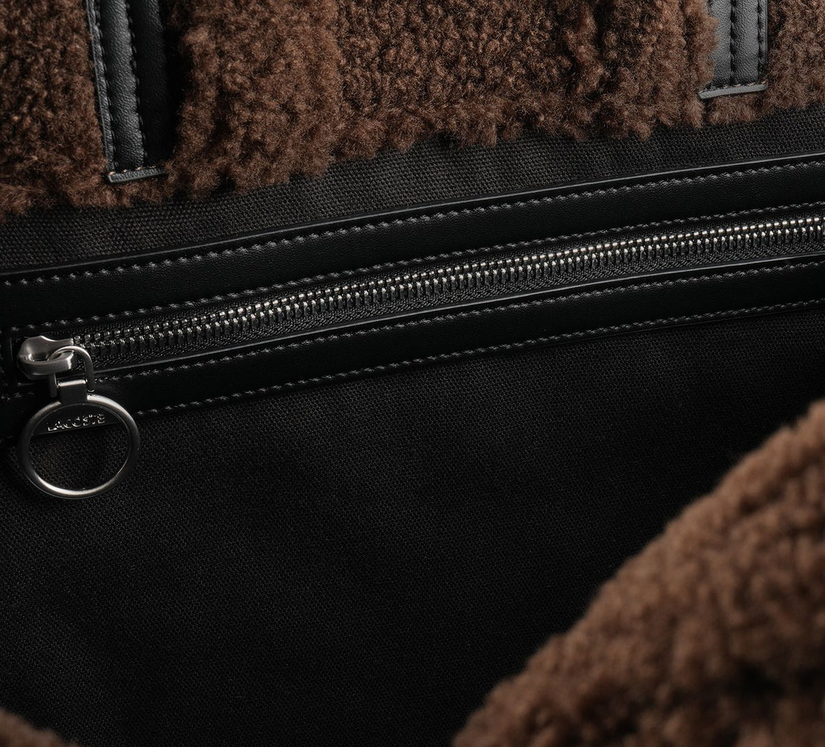 LACOSTE SHOPPINGBAG in BROWN view 5