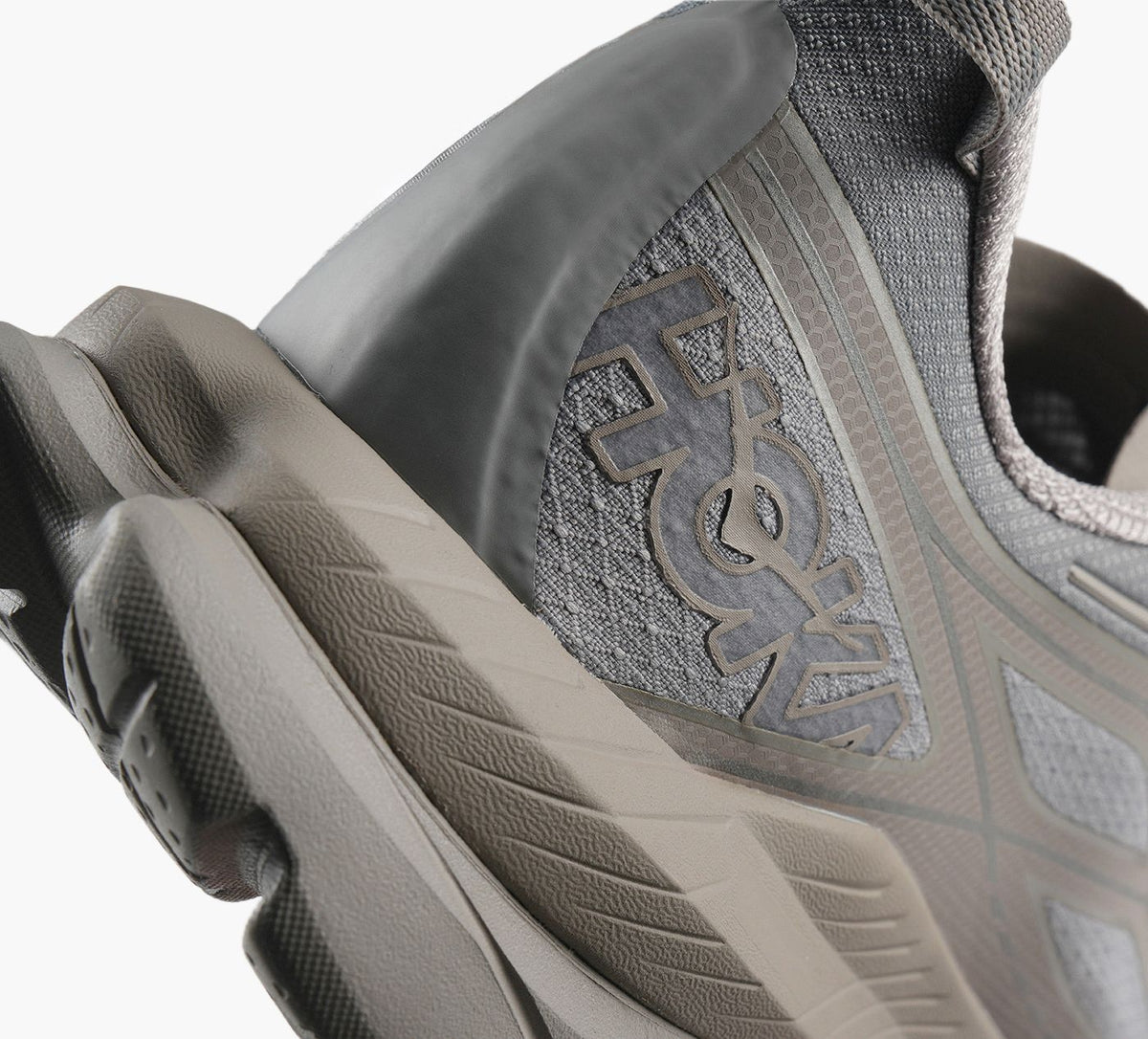 HOKA MACHREMASTERED en GRIS vue 7
