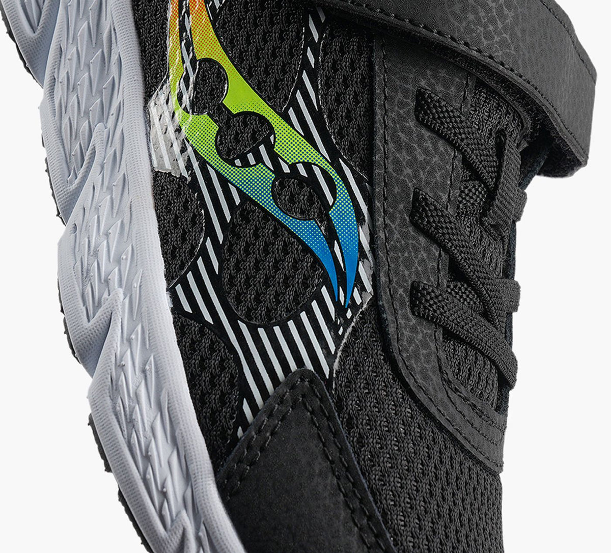 SAUCONY WINDXTAC in BLACK view 1b