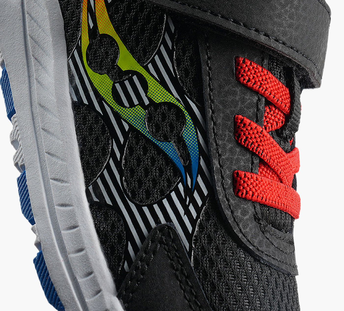 SAUCONY WINDXTJR in BLACK view 1b