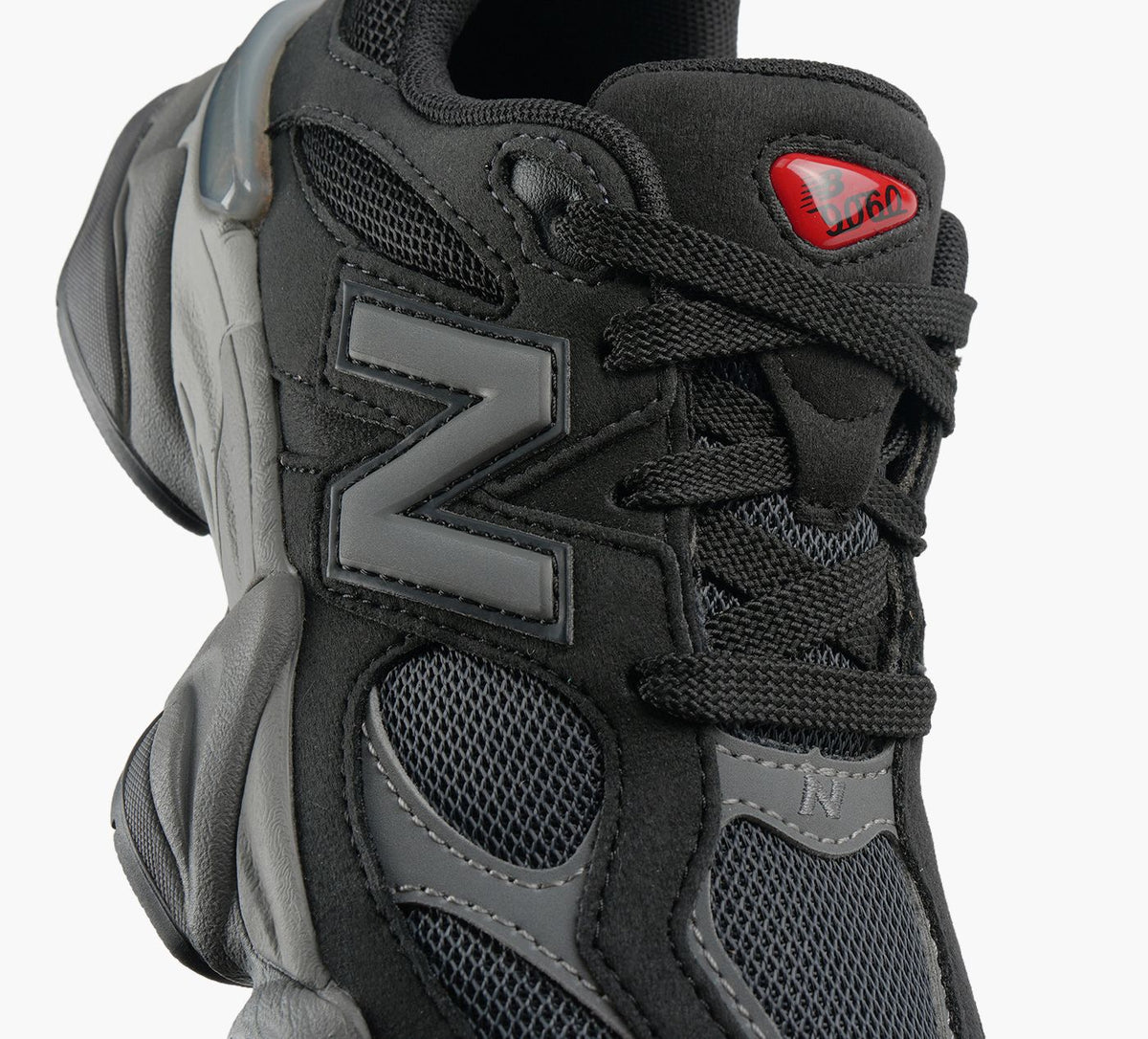 NEW BALANCE 9060 en NOIR vue 1b