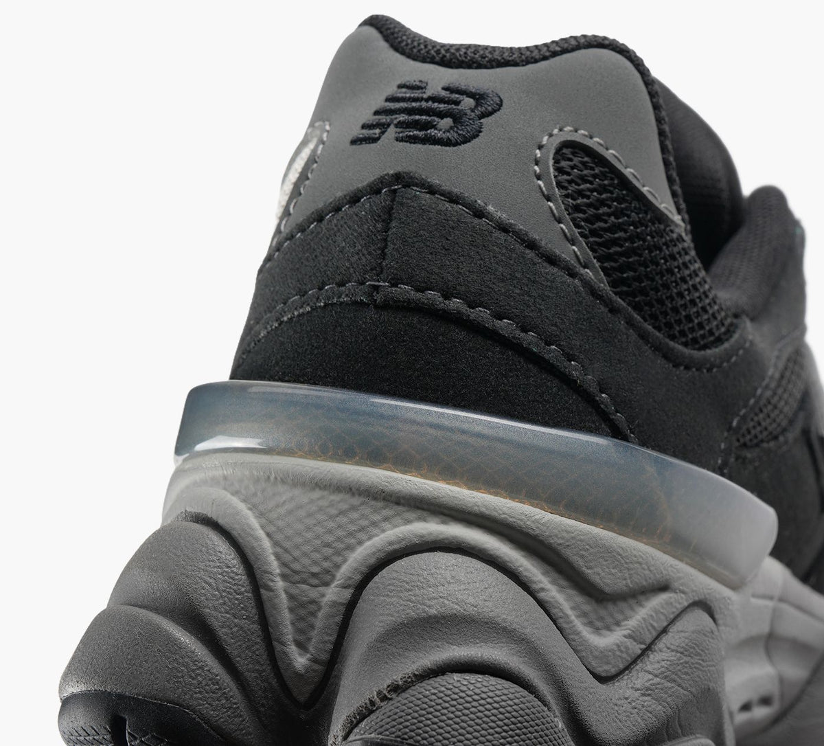 NEW BALANCE 9060 en NOIR vue 7