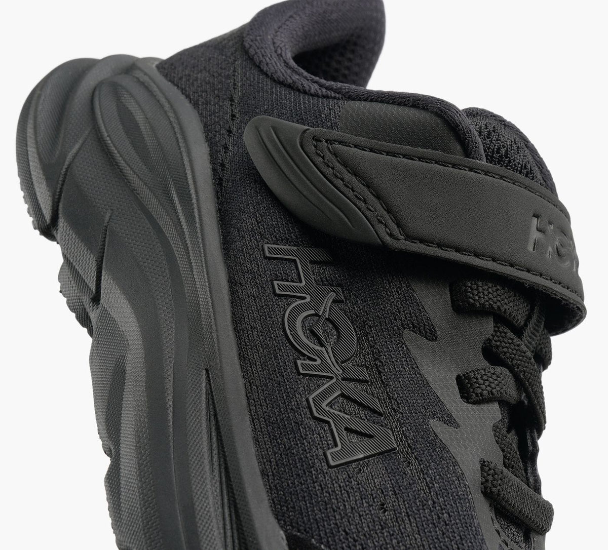 HOKA CLIFTON10 en NOIR vue 1b