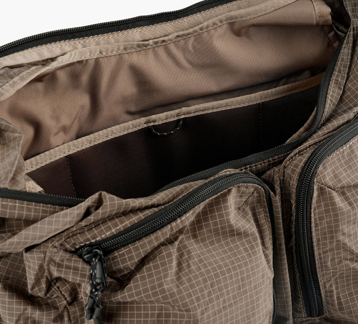 THE NORTH FACE NEVERSTOPTOTE in TAUPE view 3