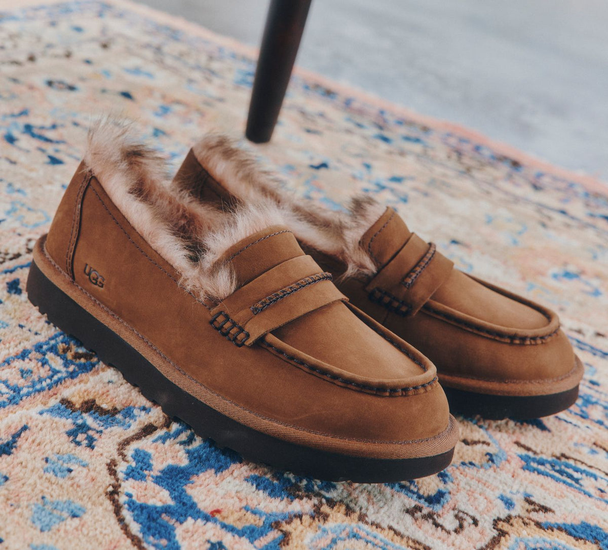 UGG FLNEURELLISENNUBUCK en TAN vue 1a