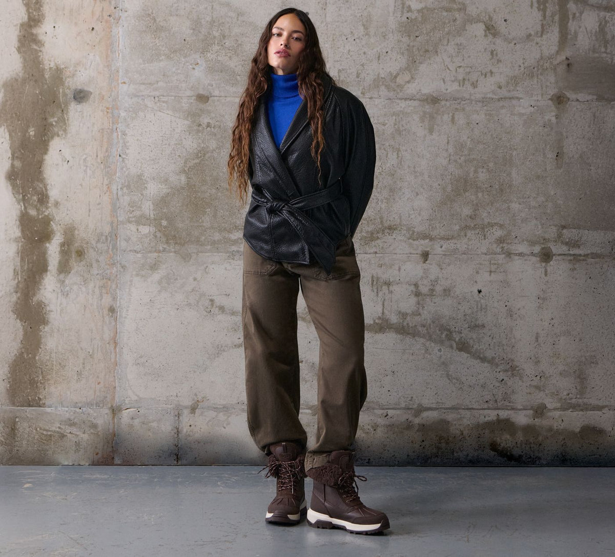 UGG BOTTEADIRONDACKXXV en BRUN vue 1a
