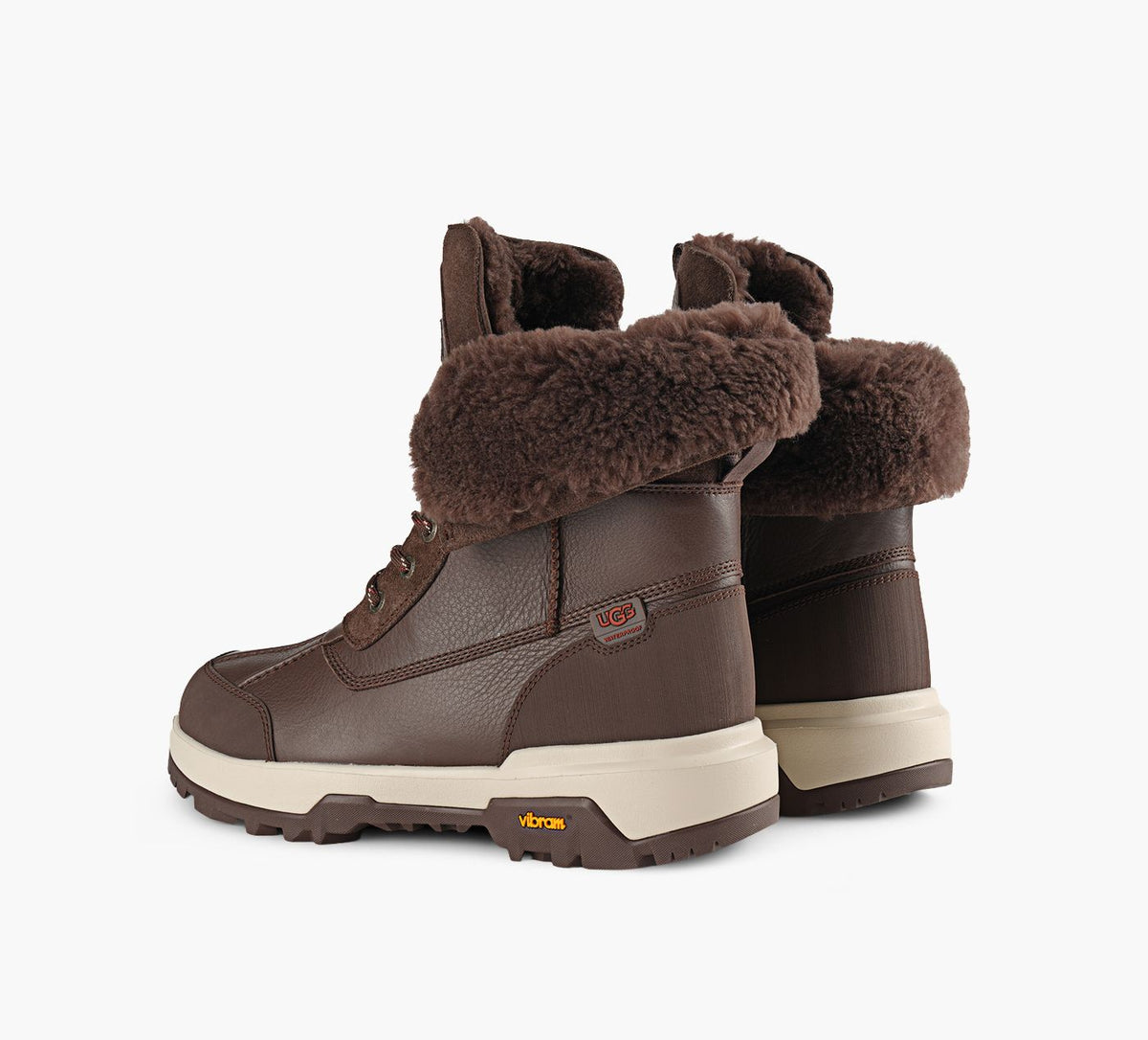 UGG BOTTEADIRONDACKXXV en BRUN vue 3