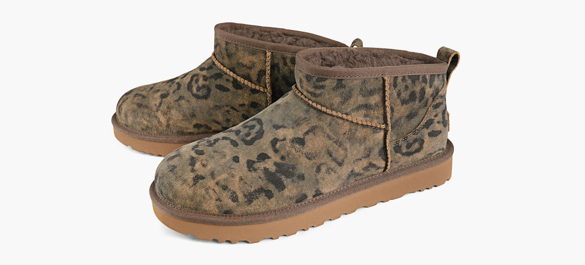 UGG CLASSICULTRAMINISPOTTED en TAN vue 4
