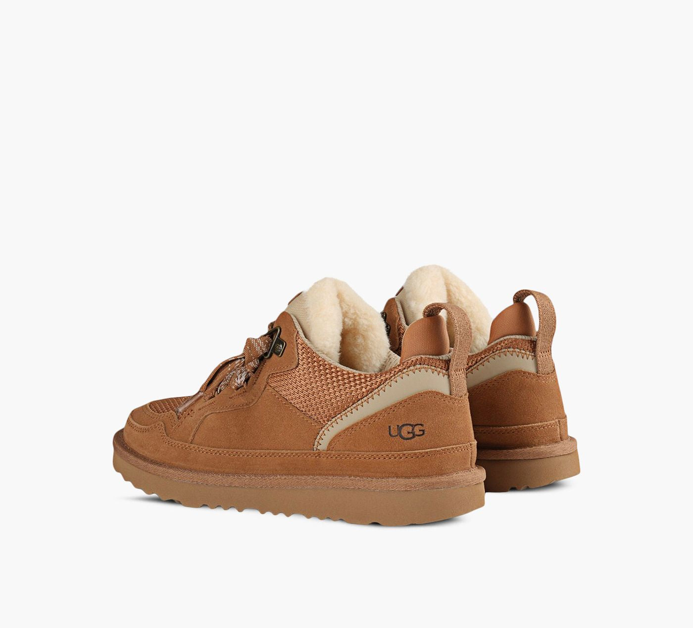 UGG LOWMEL en TAN vue 3