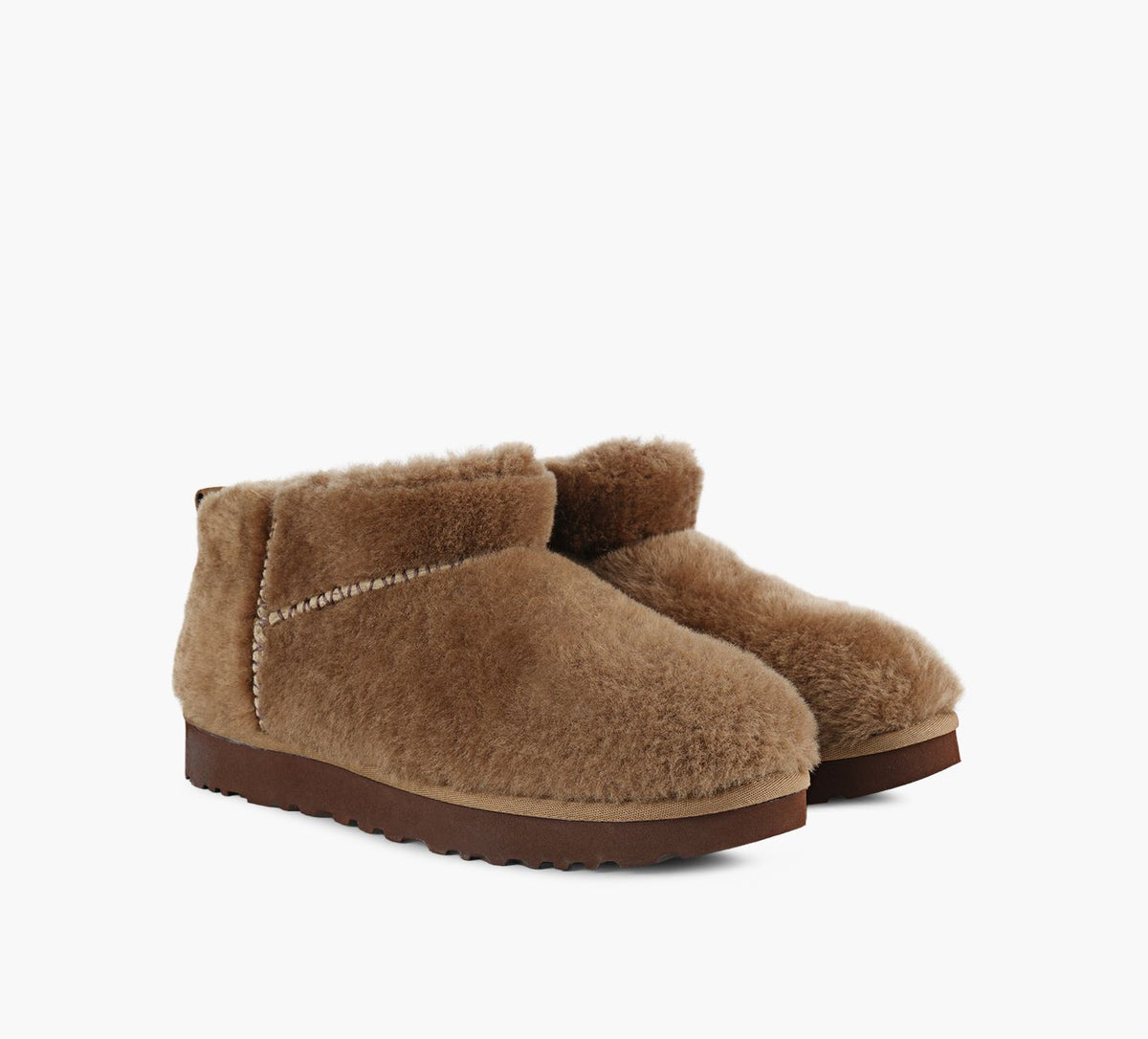 UGG CLASSICULTRAMINIFLUFFED in BRONZE view 2