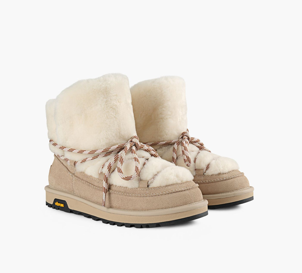 UGG CLASSICTREADFLUFFEDBOOT in BEIGE view 2