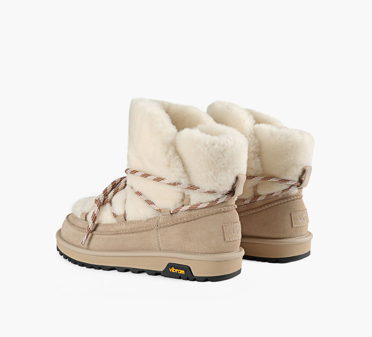 UGG CLASSICTREADFLUFFEDBOOT in BEIGE view 3