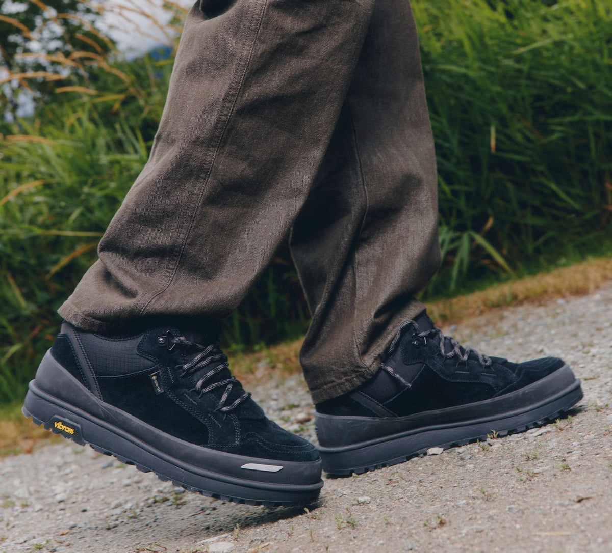 UGG LOWMELGUARDGTX in BLACK view 1a