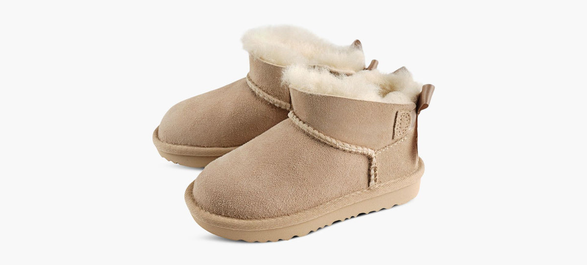 UGG ULTRAMINIBAILEYBOW in BEIGE view 4