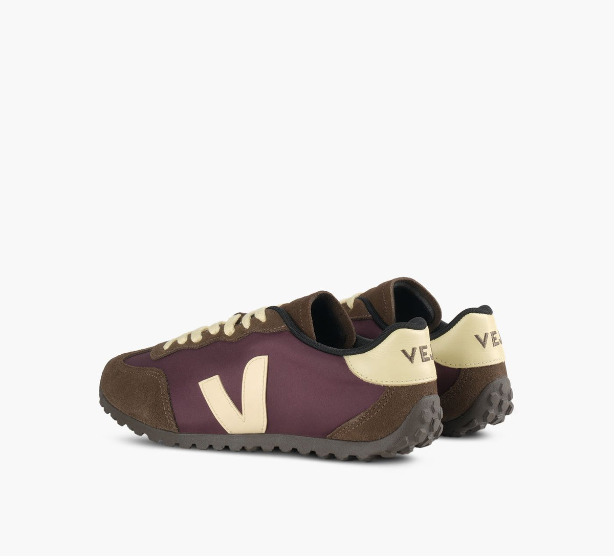 VEJA GT in BURGUNDY view 3