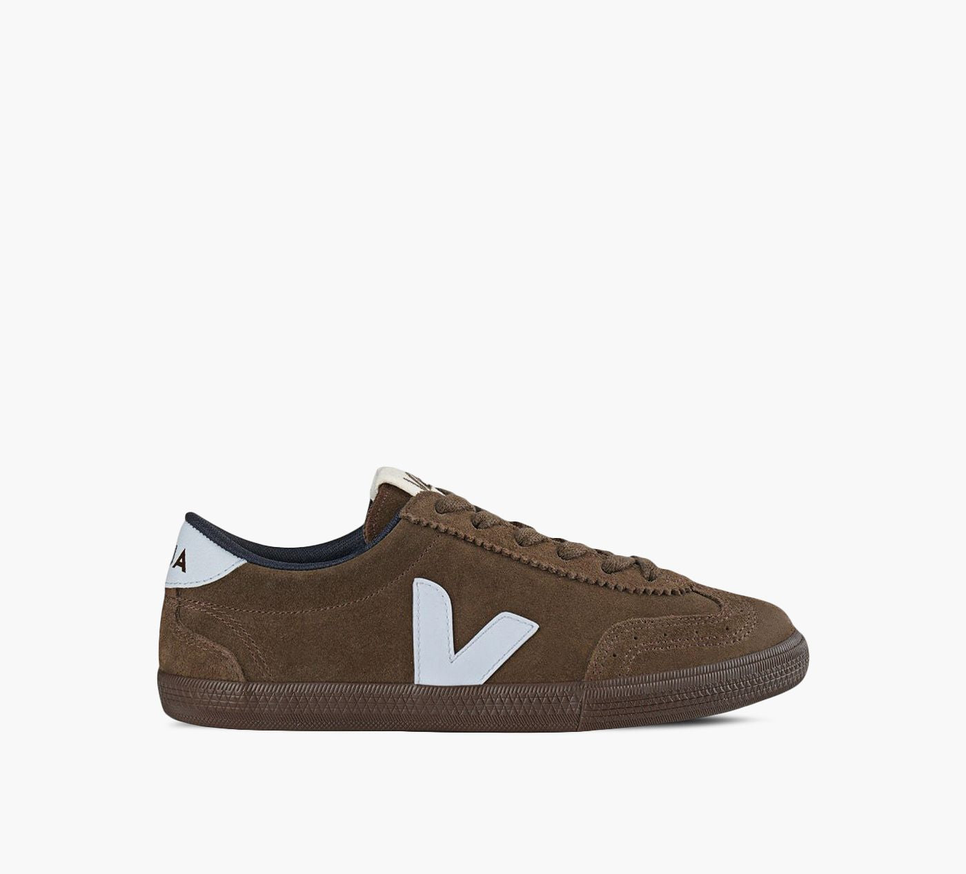 VEJA VOLLEY in BROWN