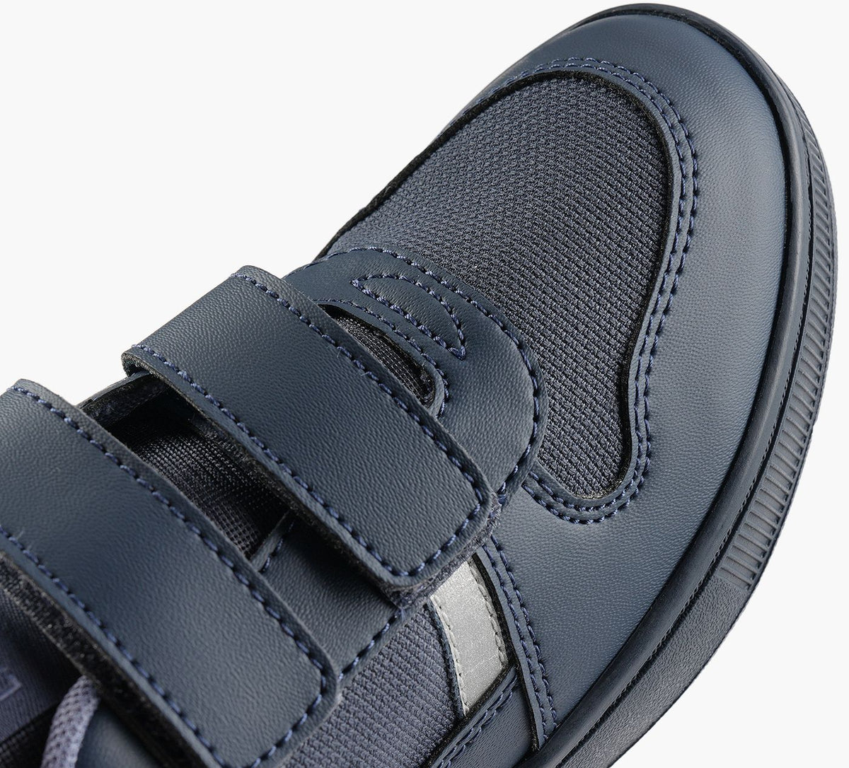 LACOSTE TCLIPSETREFLECTIVESTORY in BLUE view 8