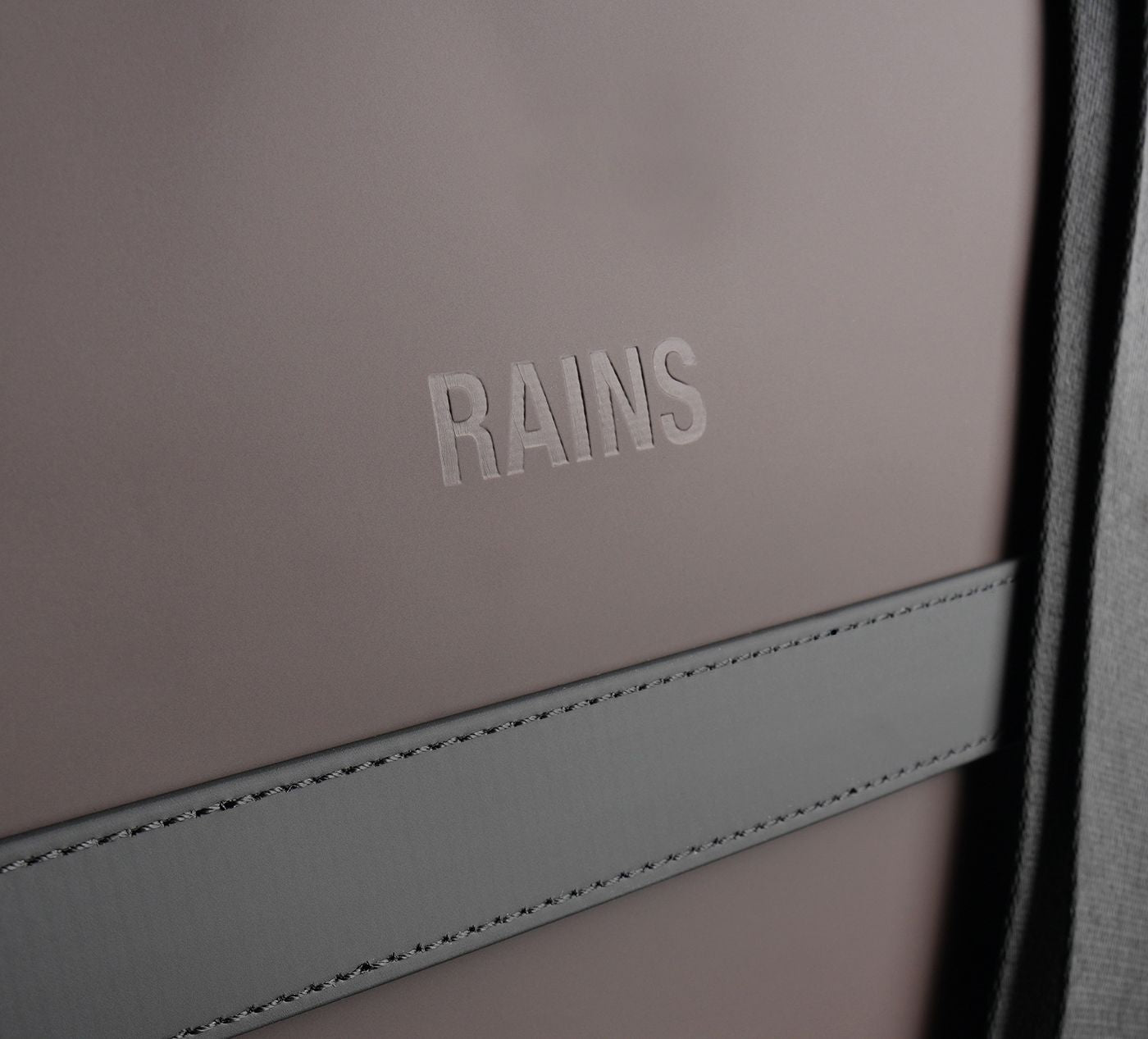 RAINS OTGMESSENGERBAG in BROWN view 4
