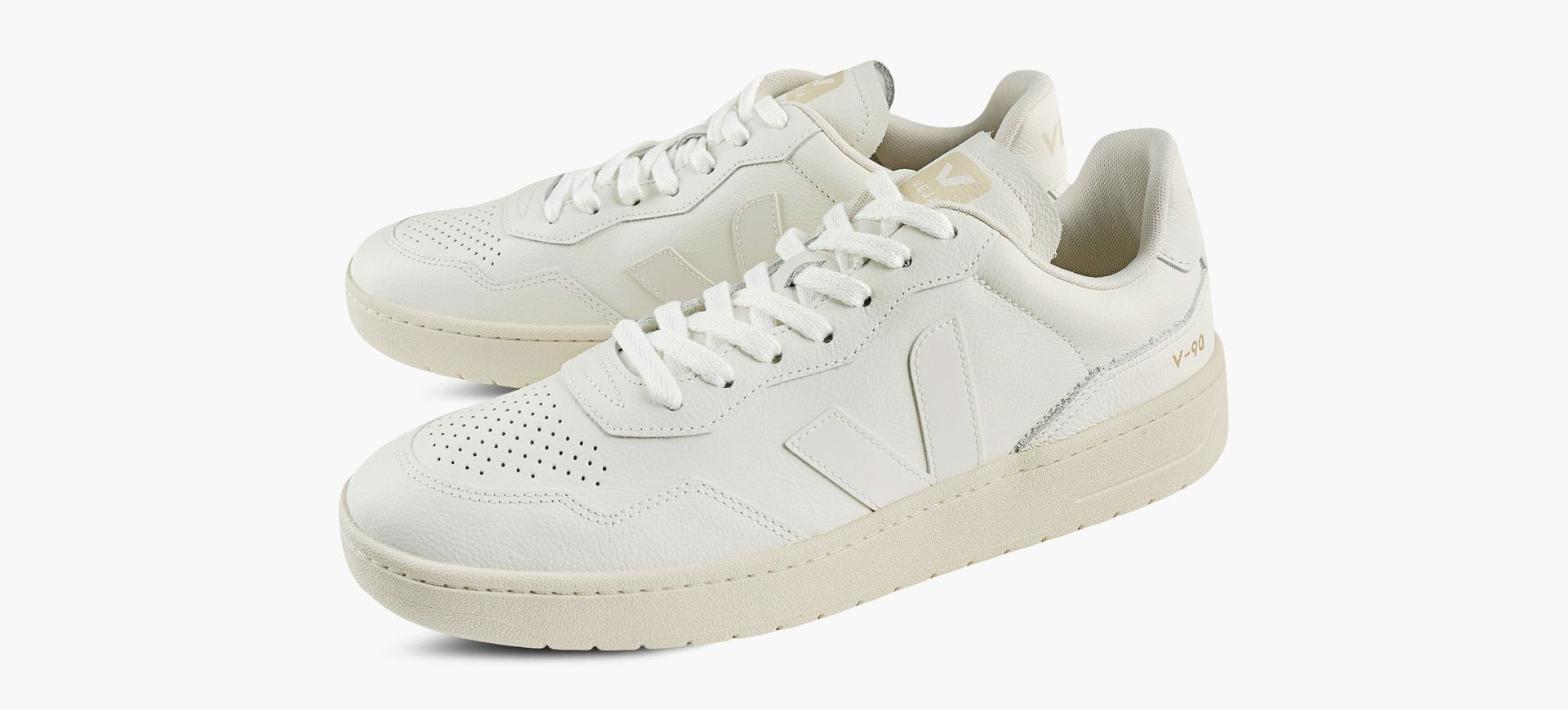 VEJA V90 in WHITE view 4