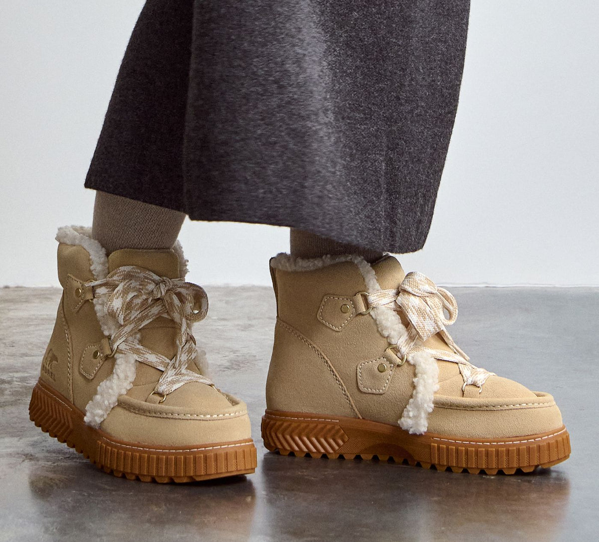 SOREL ONAAVEALPINEPLUSWATERPROOF in BEIGE view 1a