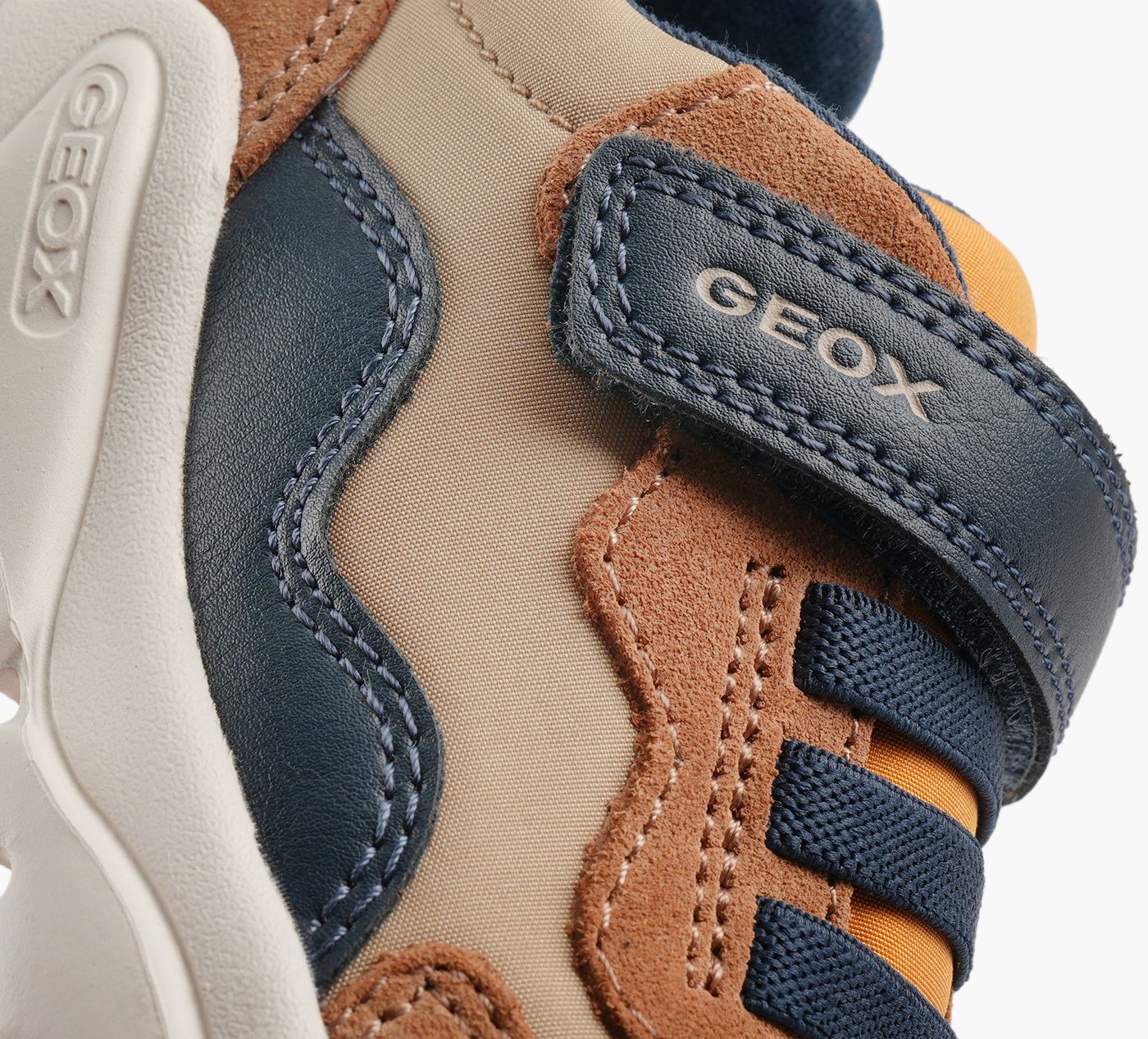 GEOX BCIUFCIUFGARON en TAN vue 1b