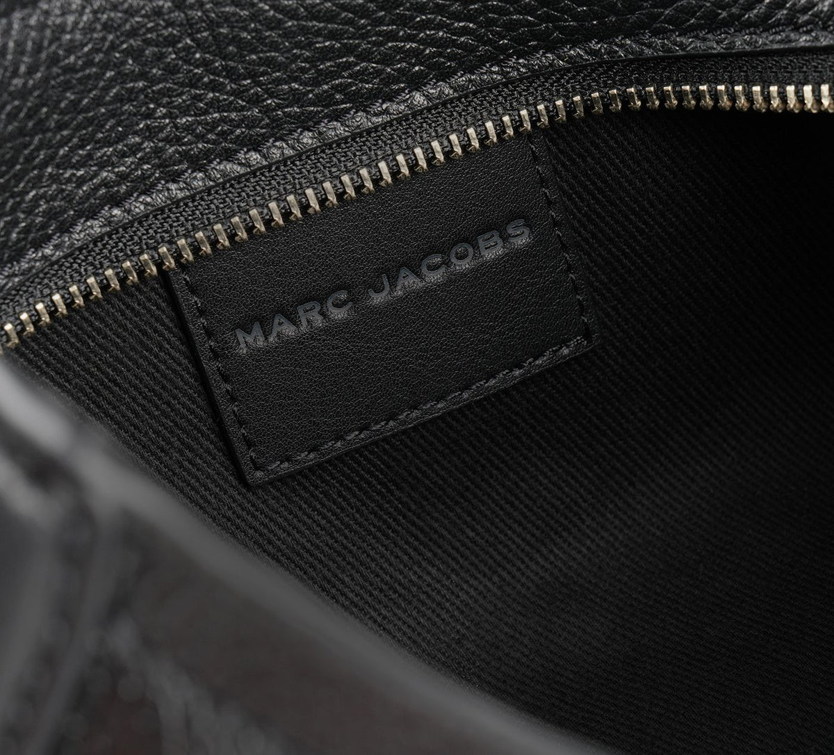 MARC JACOBS SACTHESMALLBELTEDSACK en NOIR vue 3