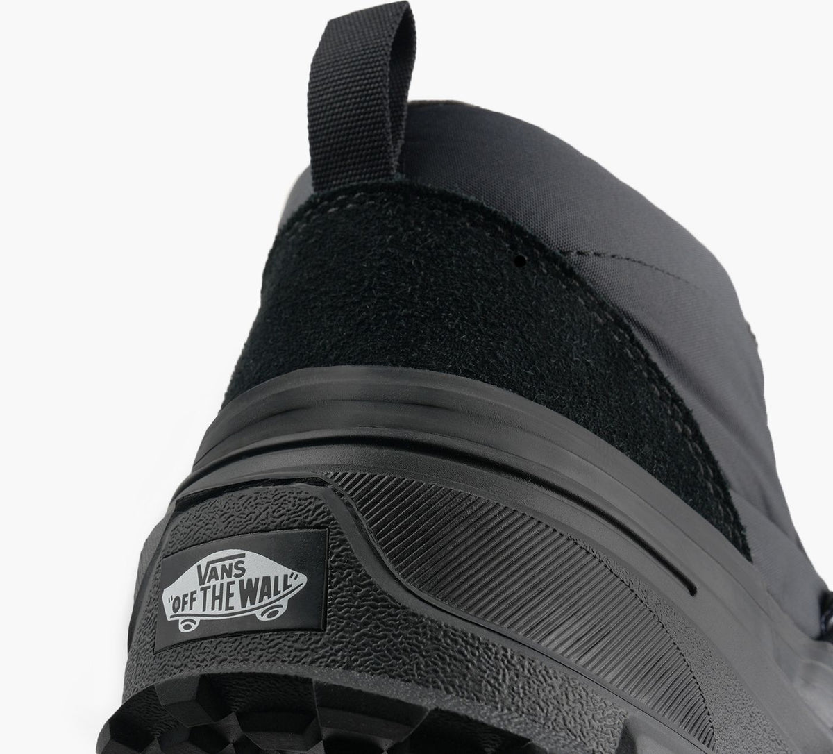 VANS MIDSLIPPUFF in BLACK view 7