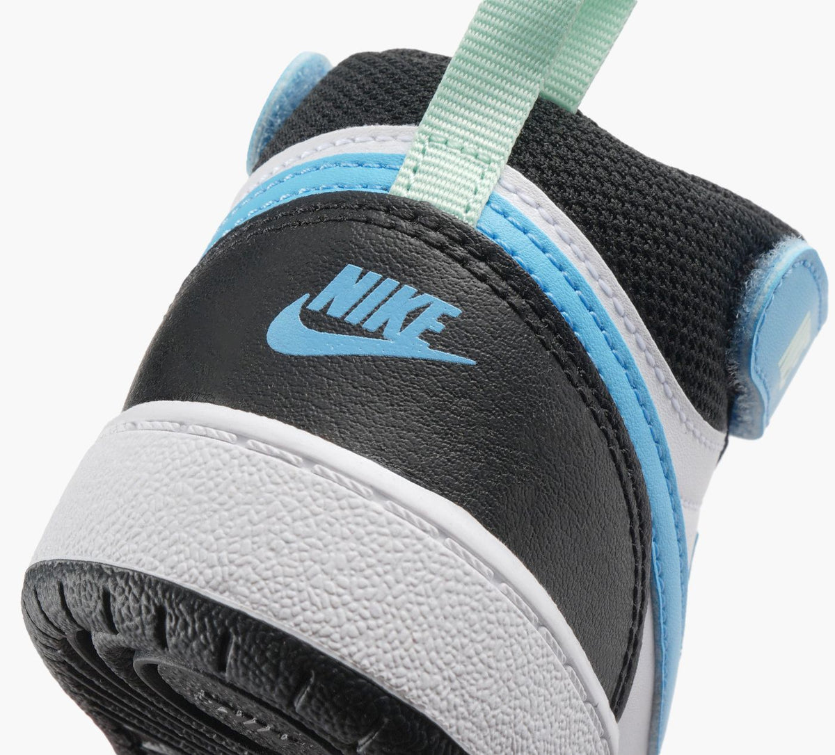 NIKE BASKETCOURTBOROUGHMID2 en BLANC vue 7