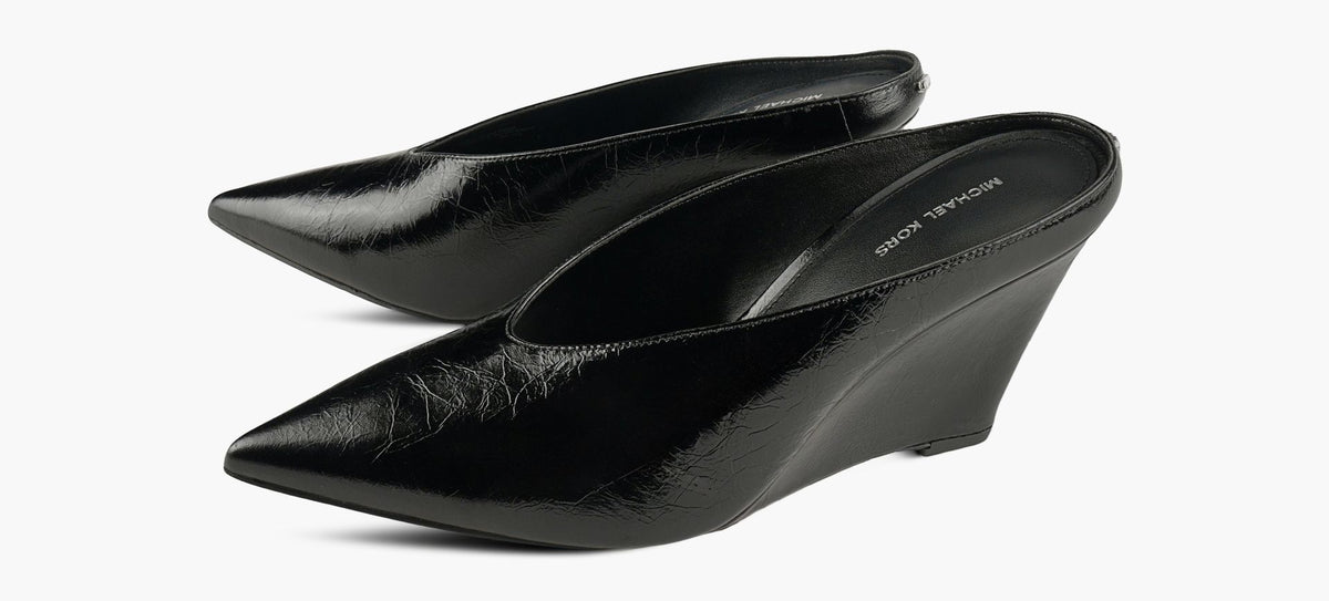 MICHAEL KORS XANDRAWEDGEPUMP in BLACK view 4