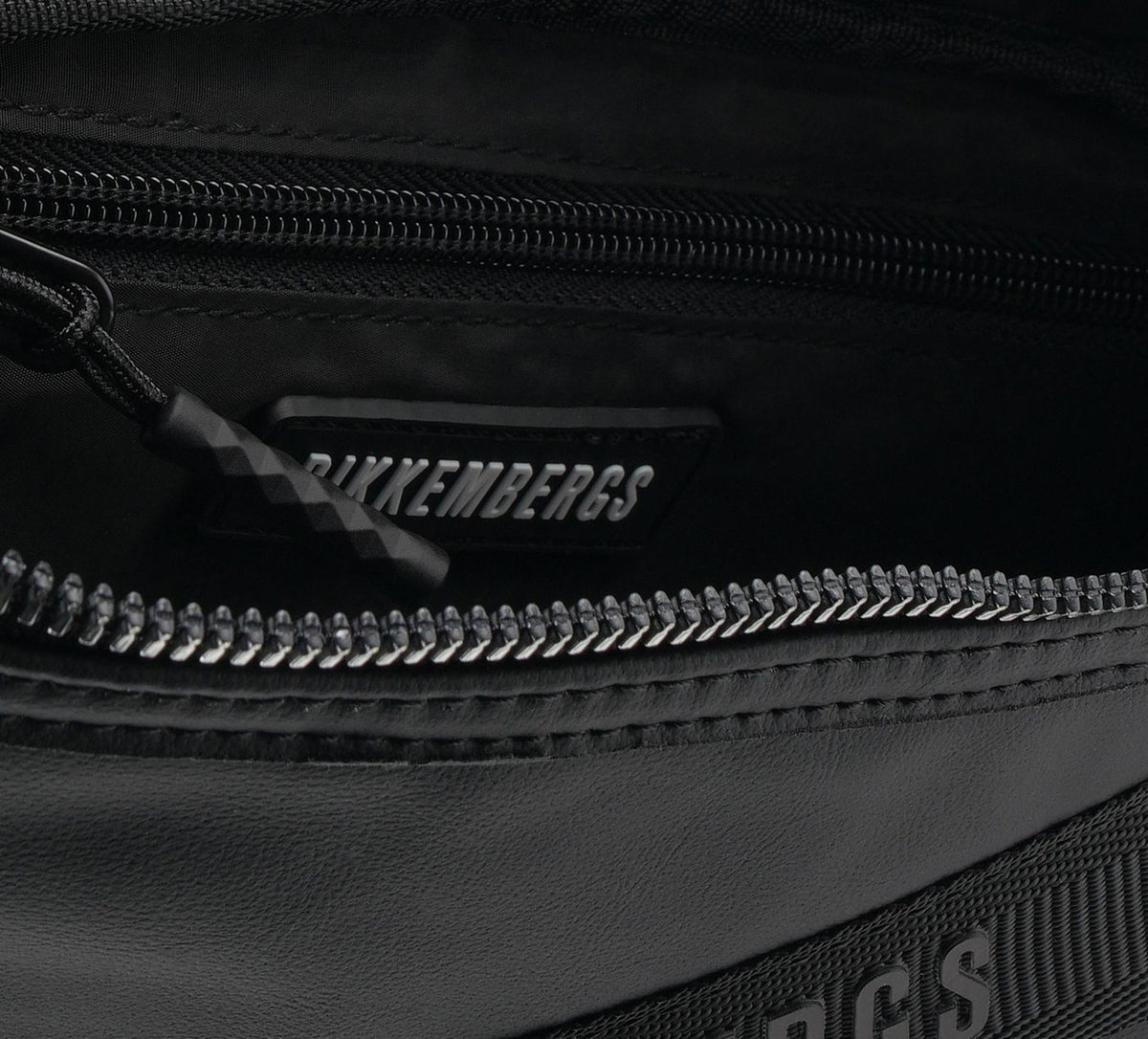 BIKKEMBERGS SACISERBODYBAG en NOIR vue 3
