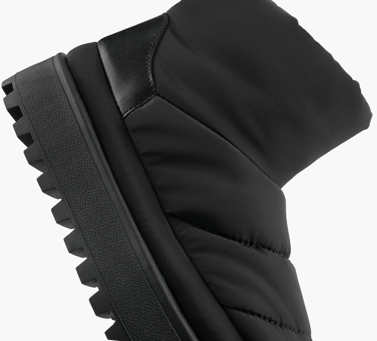ARTICA WHISTLER in BLACK view 1b